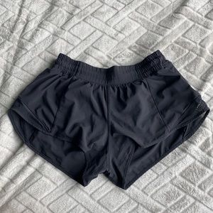 Lululemon Hotty Hot Shorts 2.5
